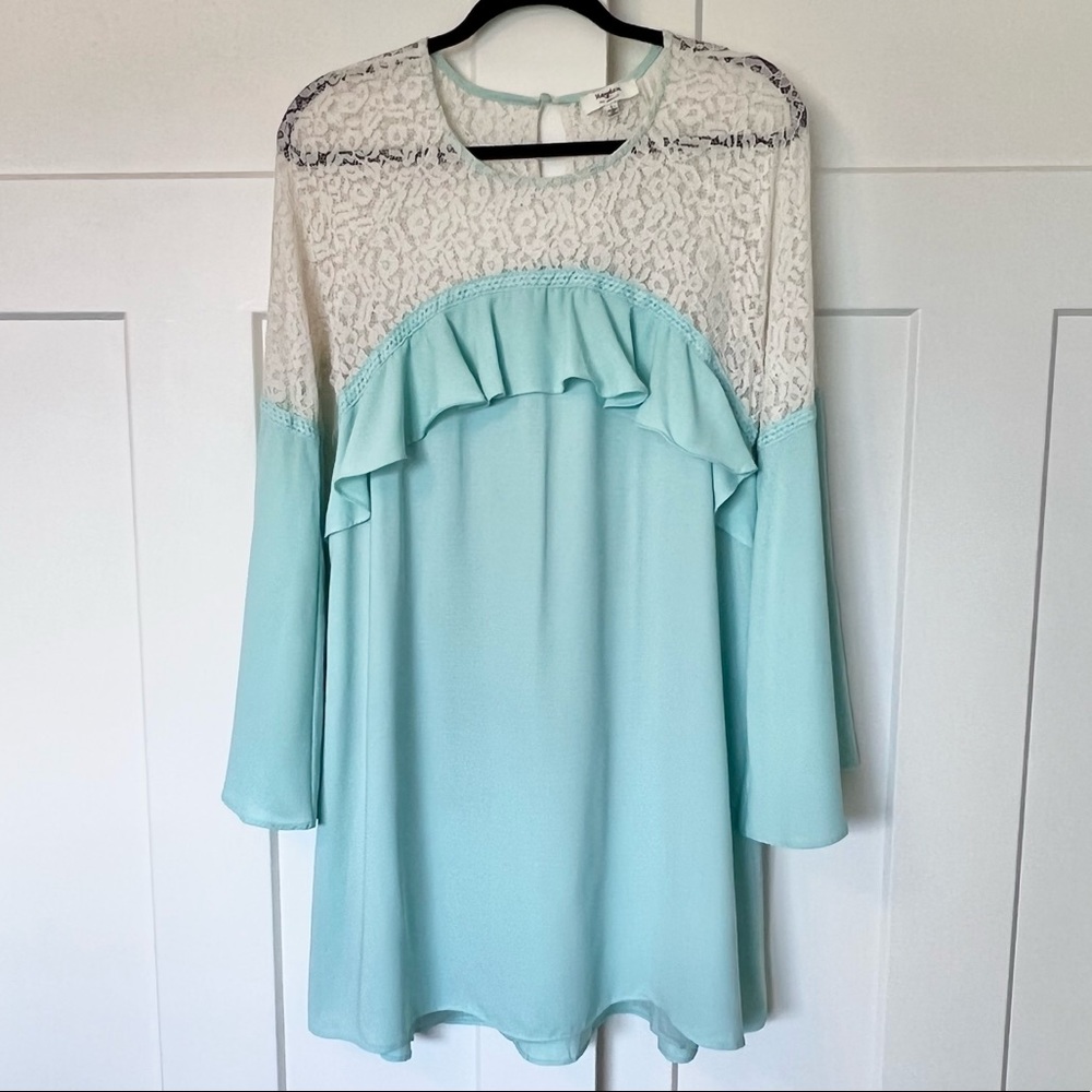 Gorgeous Lace & Ruffles Batwing Sleeve Dress Mint Color